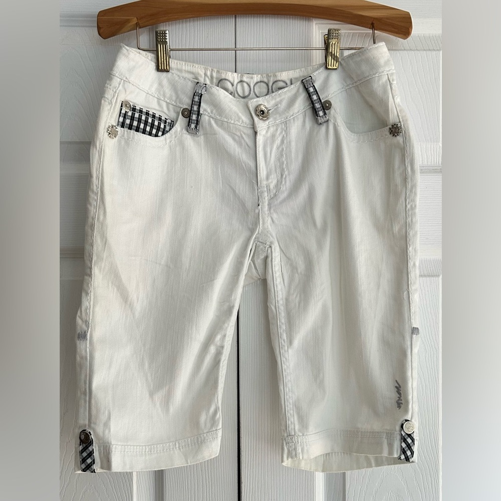 COOGI Jean Shorts White Women's Size 5/6 Embellished Embroidered Bling Silver